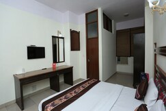 Hotel Batra Palace (2 min. walk from Railway Station and Bus Stand), Ambala Hotel Batra Palace (2 min. walk from Railway Station and Bus Stand), Ambala