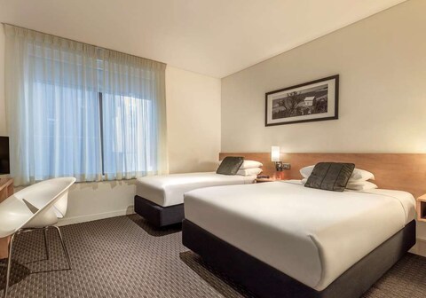 ibis Melbourne Hotel and Apartments