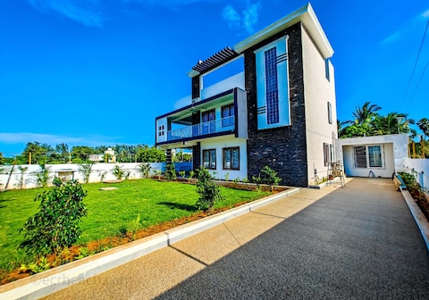 Rini Villa