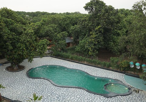 Aamravan Resort
