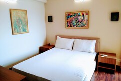 Independent Charming Studio w/balcony Urban View, Noida Independent Charming Studio w/balcony Urban View, Noida