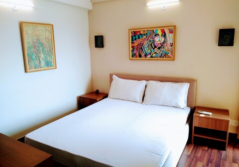 Independent Charming Studio w/balcony Urban View