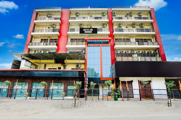 Super Hotel O Hyderabad Gate IIT BHU