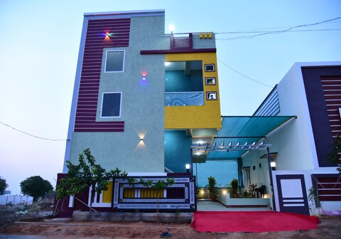 SRI GURU HOMESTAY