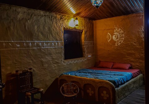 The hidden peaks Premium Mud house in tea estate