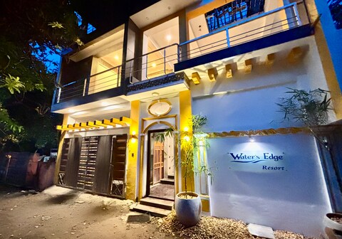 Waters Edge - Villa with Private Pool