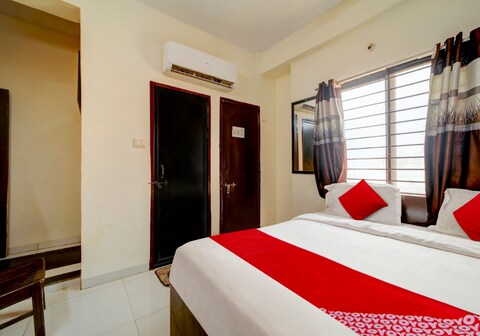 Hotel O Radhika Palace