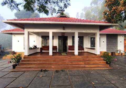 Dream view service villa