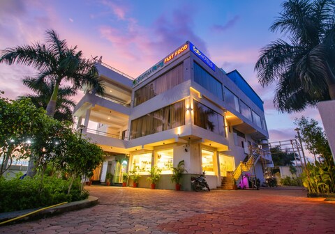 FabHotel Sharma & Vishnu Garden