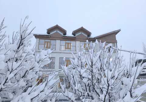 Hotel Gulmarg GS Residency, Kunzer