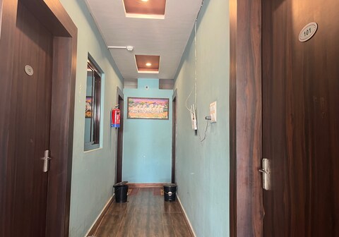 SAKSHAM GUESTS HOUSE