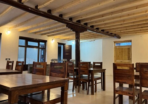 Ree Resort Hunder