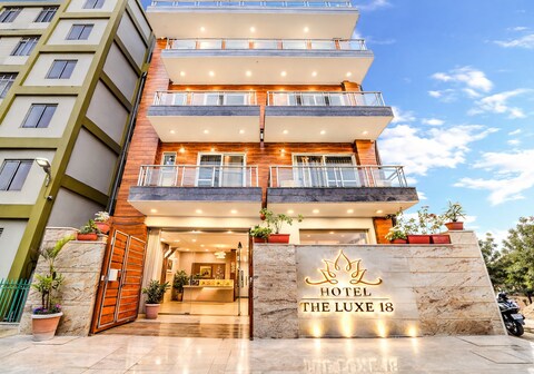 Hotel The Luxe 18 - Golf Course Road