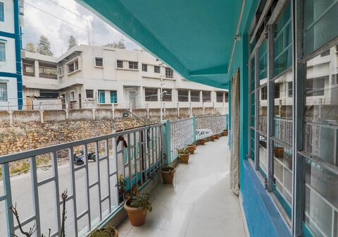 Stay 4 Seasons Guest House