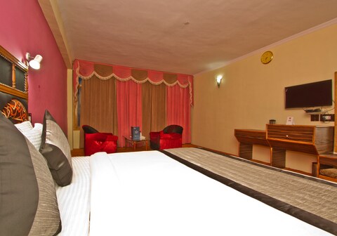 Hotel Ishaan (2 Min drive From Mall Road)
