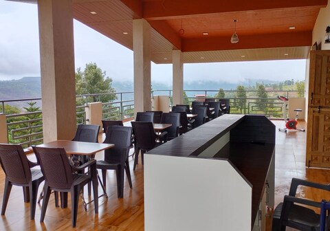 Breeze Mansion With Mountain View