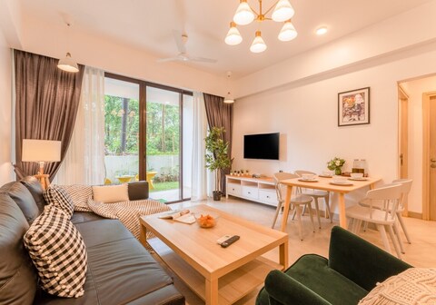 tisyastays | Gorgeous 1BHK Apartment with Infinity Pool, 5mins to beach