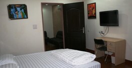 Hotel Step Inn, Delhi Hotel Step Inn, Delhi