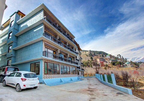 Aeraki Hotels Manali