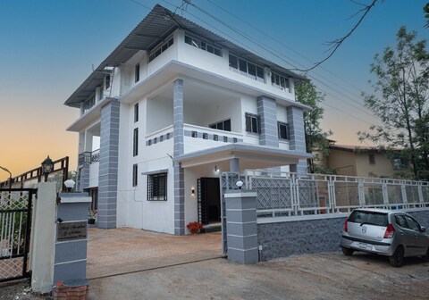 Misty mountain by maheru