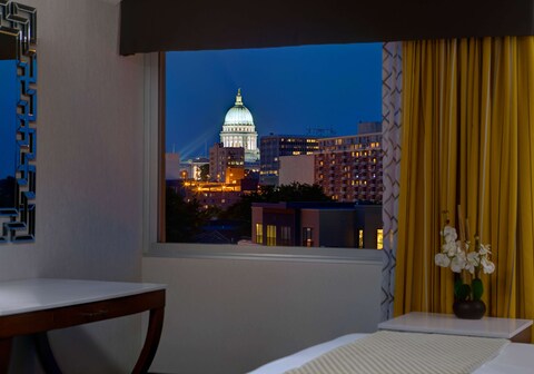DoubleTree by Hilton Madison