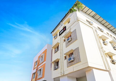 Super Hotel O YRV STAYS