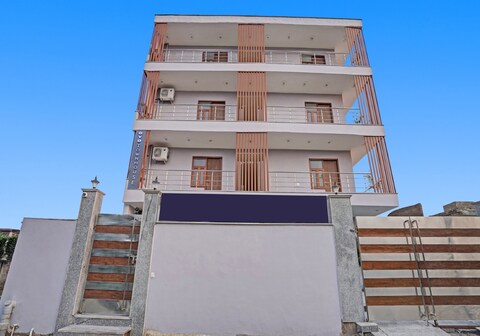 Townhouse Holiday Delight