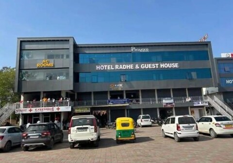 Hotel Radhe