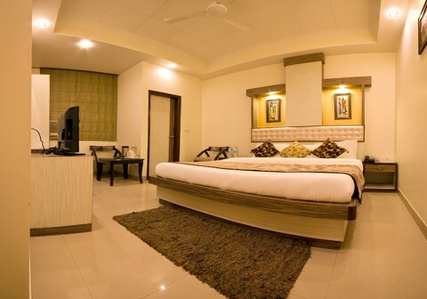 Hotel Aster Inn ,Karol Bagh