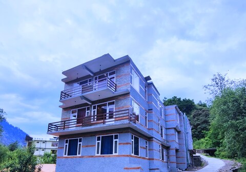 Hotel Riverside Retreat