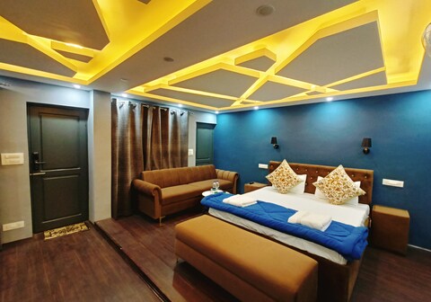 Farmhouse A Luxury Living Studio Apartment