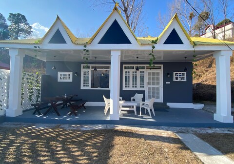 Bell Vue Cottages| Mountain-view Rooms