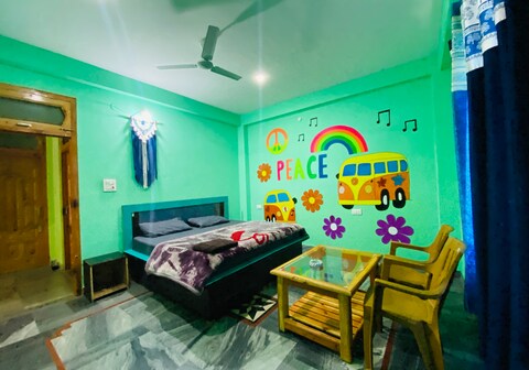 Trippy Trails Cafe and Homestay