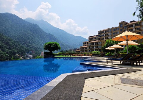 Aloha Luxury Apartments by Blissful Ganges