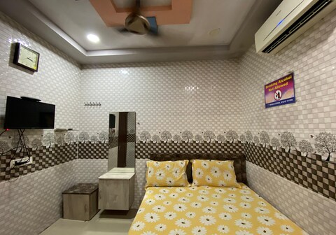 Swamy's Aruna Residency