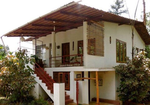 Bean & Blossom Estate Stay | Rooms & Wi-Fi