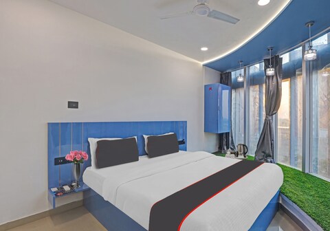 Collection O Leo Palace