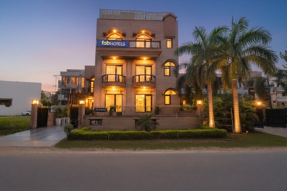 FabHotel RR Residency - DLF Cyber City, Gurugram
