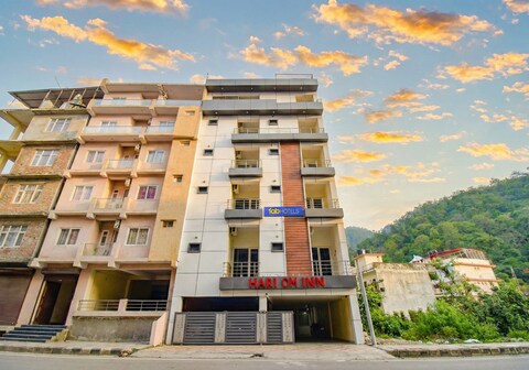 FabHotel Hari Om Inn