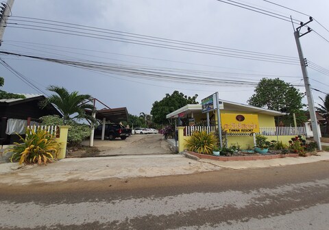 OYO 953 Tawan Resort