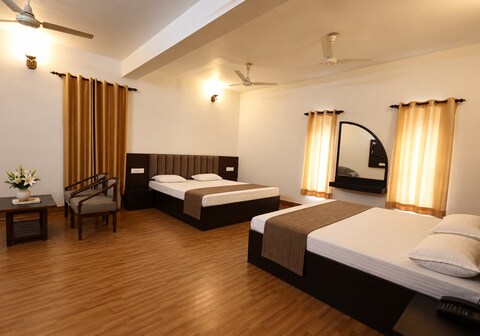 Hotel Moksha (500m From Ram Jhula)