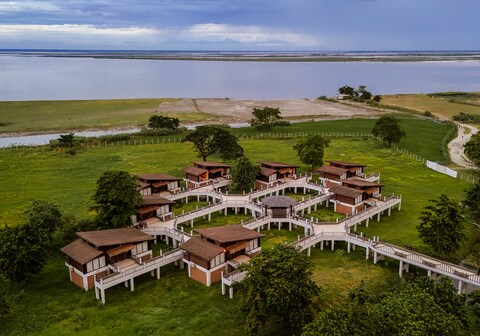 Rhino and River Wildlife Retreat & Spa, Pobitora