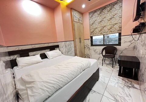 SPOT ON YADAV GUEST HOUSE