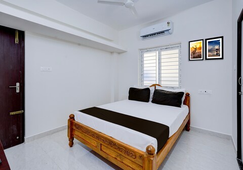 Hotel O Eswar Guest House Padur