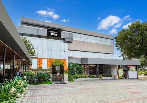 Super Townhouse Krishnagiri formerly Vijay Inn