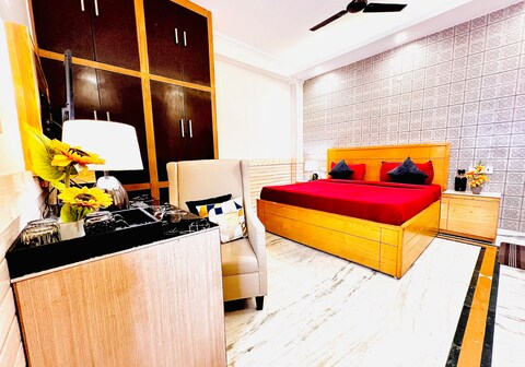 Divine Inn Hotel & Service Apartments, Rajouri Garden