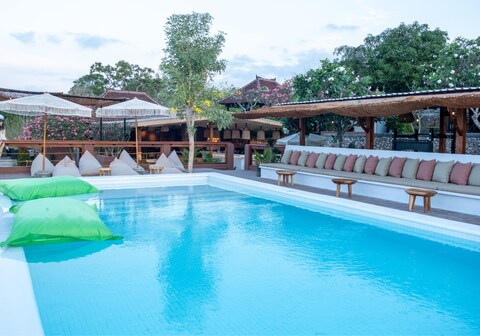 Mad Monkey Nusa Lembongan