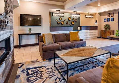 Best Western Plus Overland Inn
