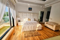 The G8, Noida The G8, Noida