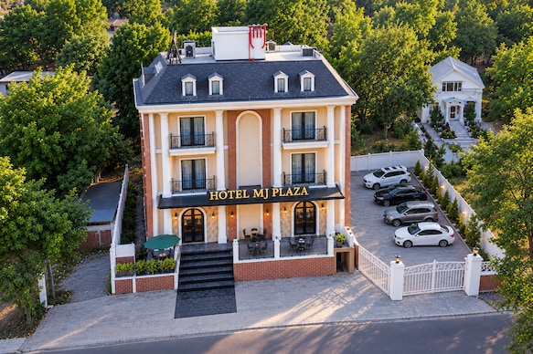 Hotel MJ Plaza Rajpur Road, Dehradun